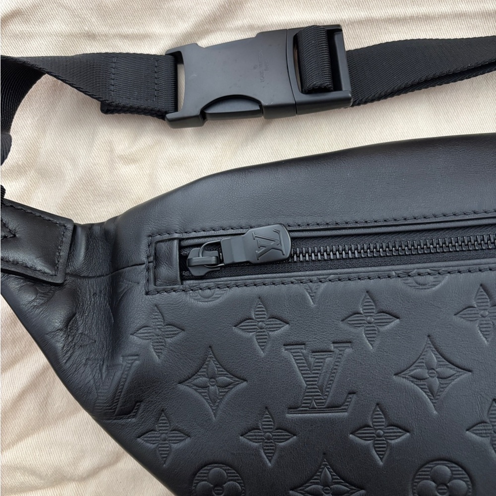 Louis Vuitton Discovery Bumbag PM Monogram Shadow - Picture 7 of 12
